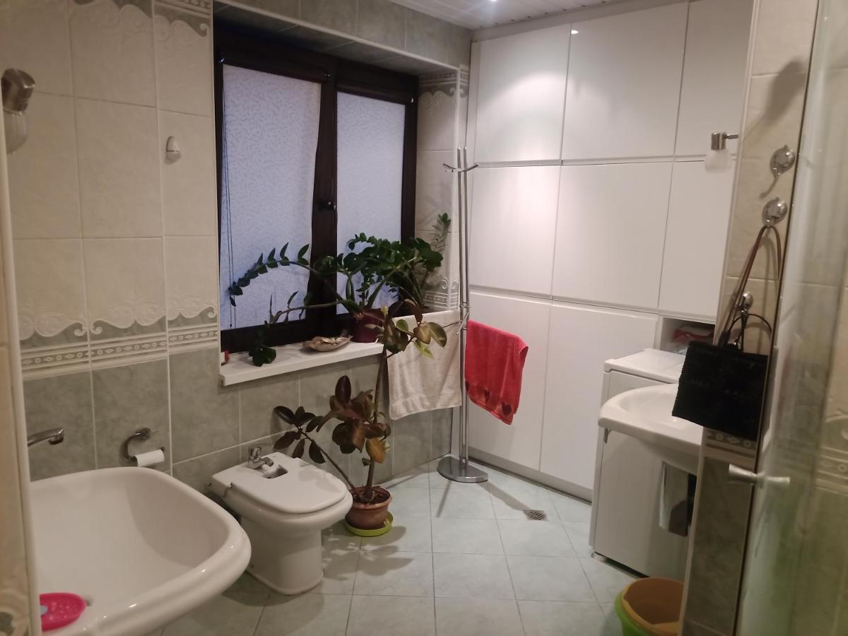 Pokoj W Domu Z Duzym Ogrodem Krakow Exterior photo